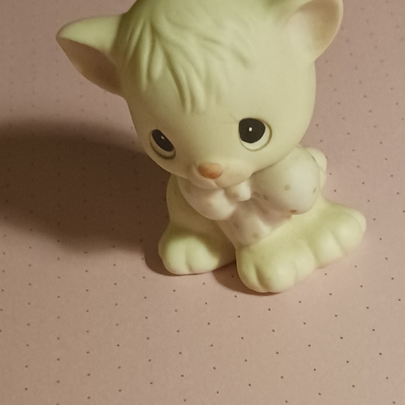 2 - Enesco Precious Moments animal figurines Teddy bear and cat with bows 1982 - Picture 8 of 14